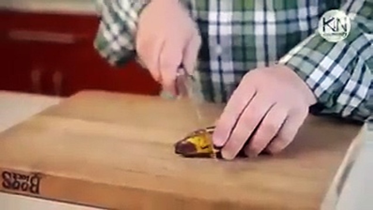 Kiwi Inside Banana This Video Show's How?