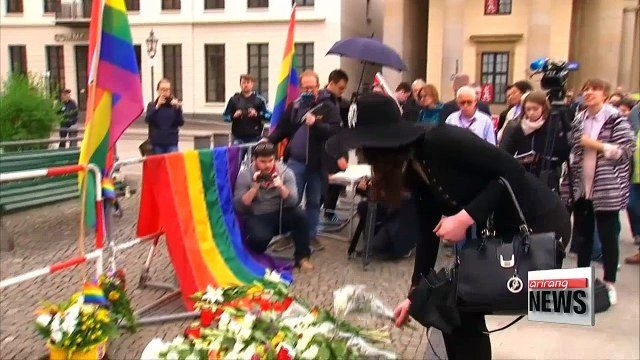 Vigils held across the world for Orlando shooting victims