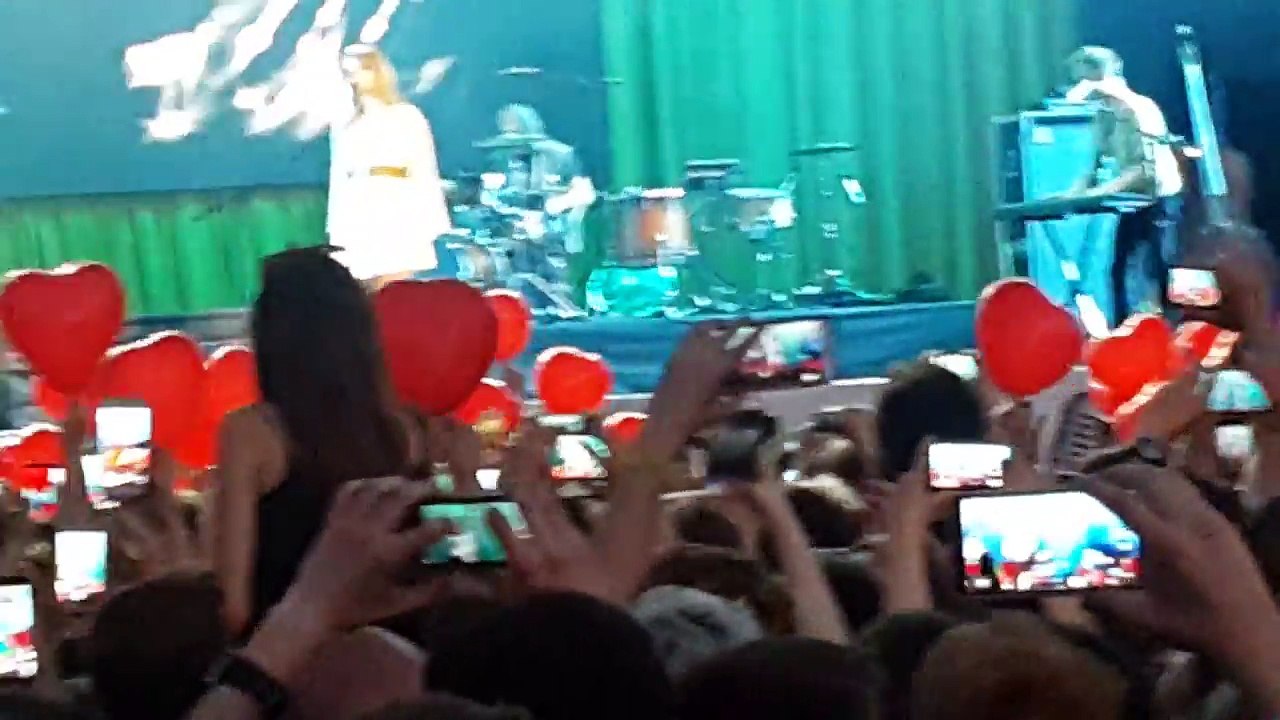 Lana Del Rey - Blue Jeans live Warsaw Orange Festival