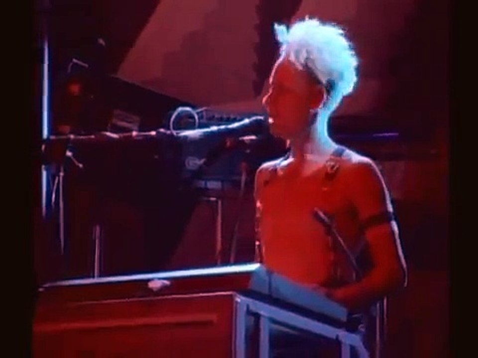 Depeche Mode - Never Let Me Down Again (101 live at the Pasadena)