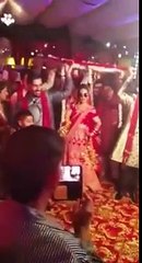 This is amazing - Indian Bride Dancing in her own wedding - Beautiful