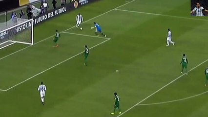 Descargar video: Lionel Messi nutmeg skills - Argentina vs Bolivia 3-0 - Copa America 2016