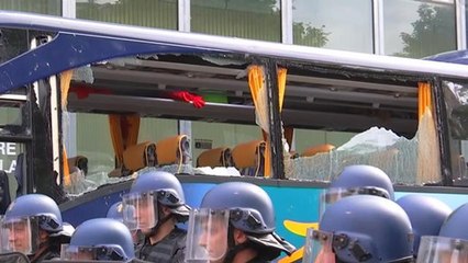 Download Video: Violents heurts à Paris lors de la manifestation contre la loi Travail - Le 15/06/2016 à 07:00