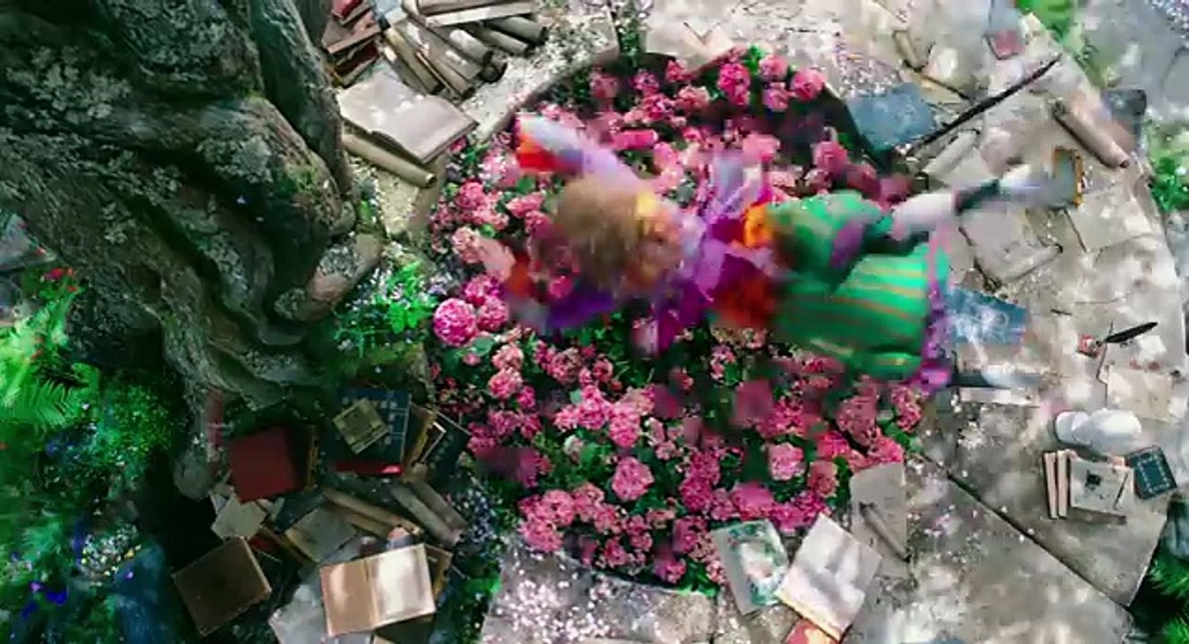 Alice Through The Looking Glass - Extended Look