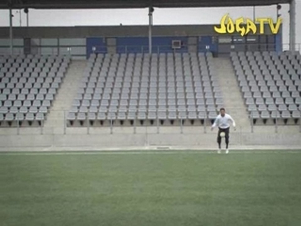 Joga Bonito - C. Ronaldo vs Ibrahimovic