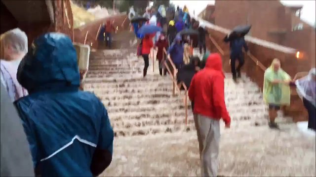 Trombes d'eau et grêle dans le colorado - Red Rocks Amphitheatre