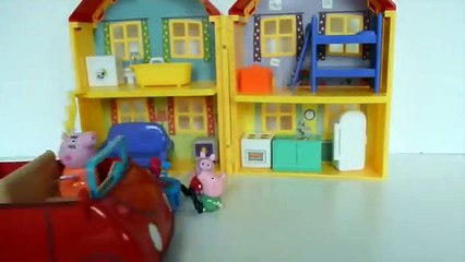 Pig George Da Familia Peppa Pig Muda Para Casa Mansao!!! Em Portugues Tototoykids