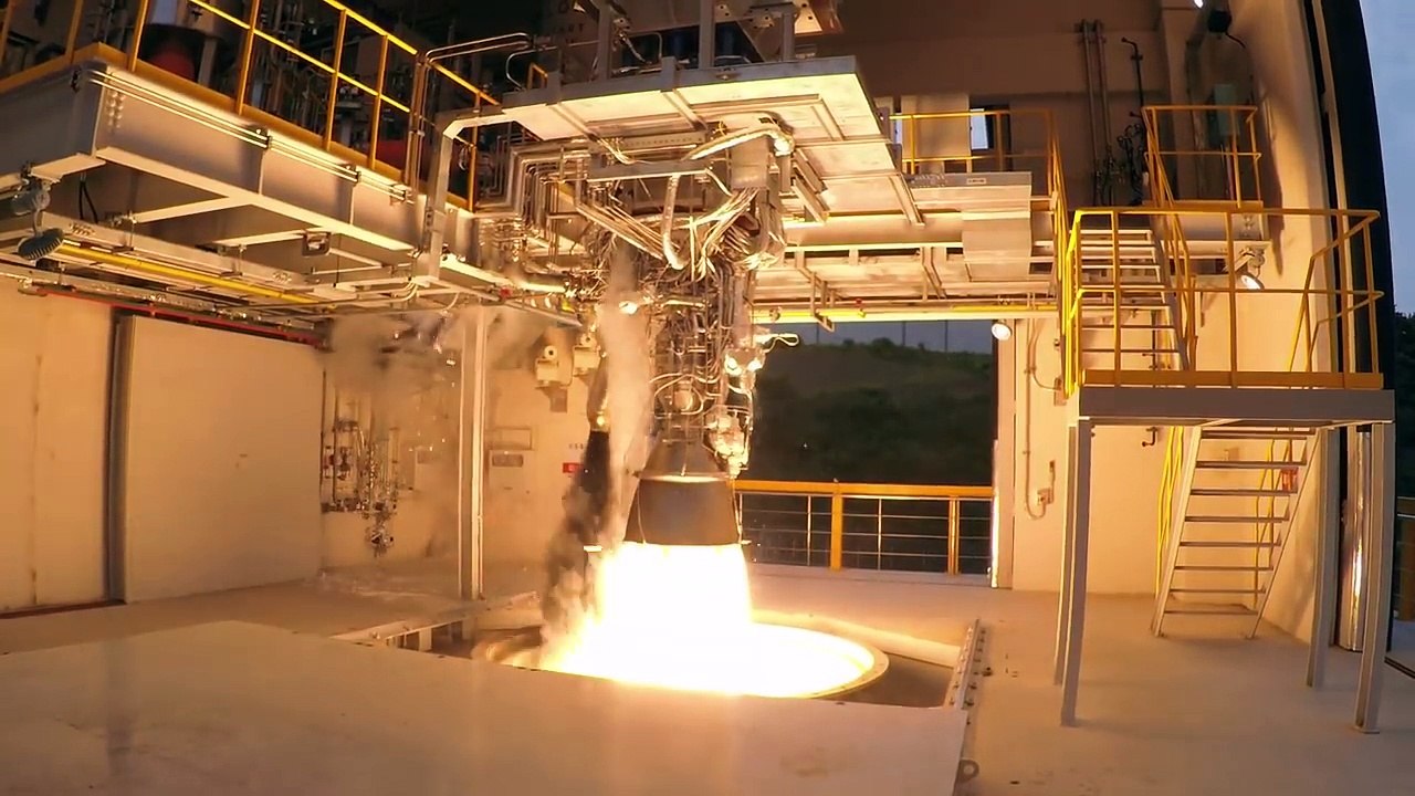 Essai d'un moteur de fusée de 75 tonnes