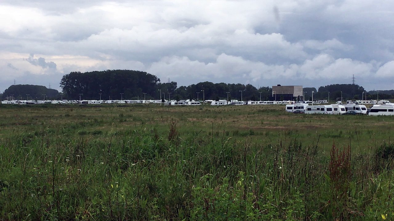Les caravanes des gens du voyage de retour à Mons