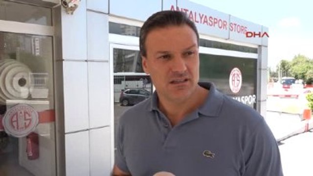 Alpay Özalan Milli Takımın Coşkuyla Oynaması Gerekir