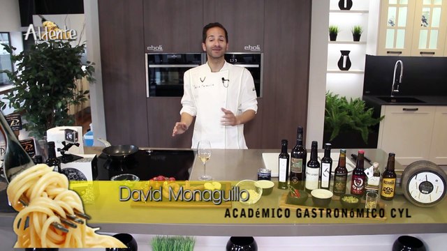 MI PULPITO A LA GALLEGA ENSALADA ALEMANA CON SALCHICHAS DE CARNICAS MULAS