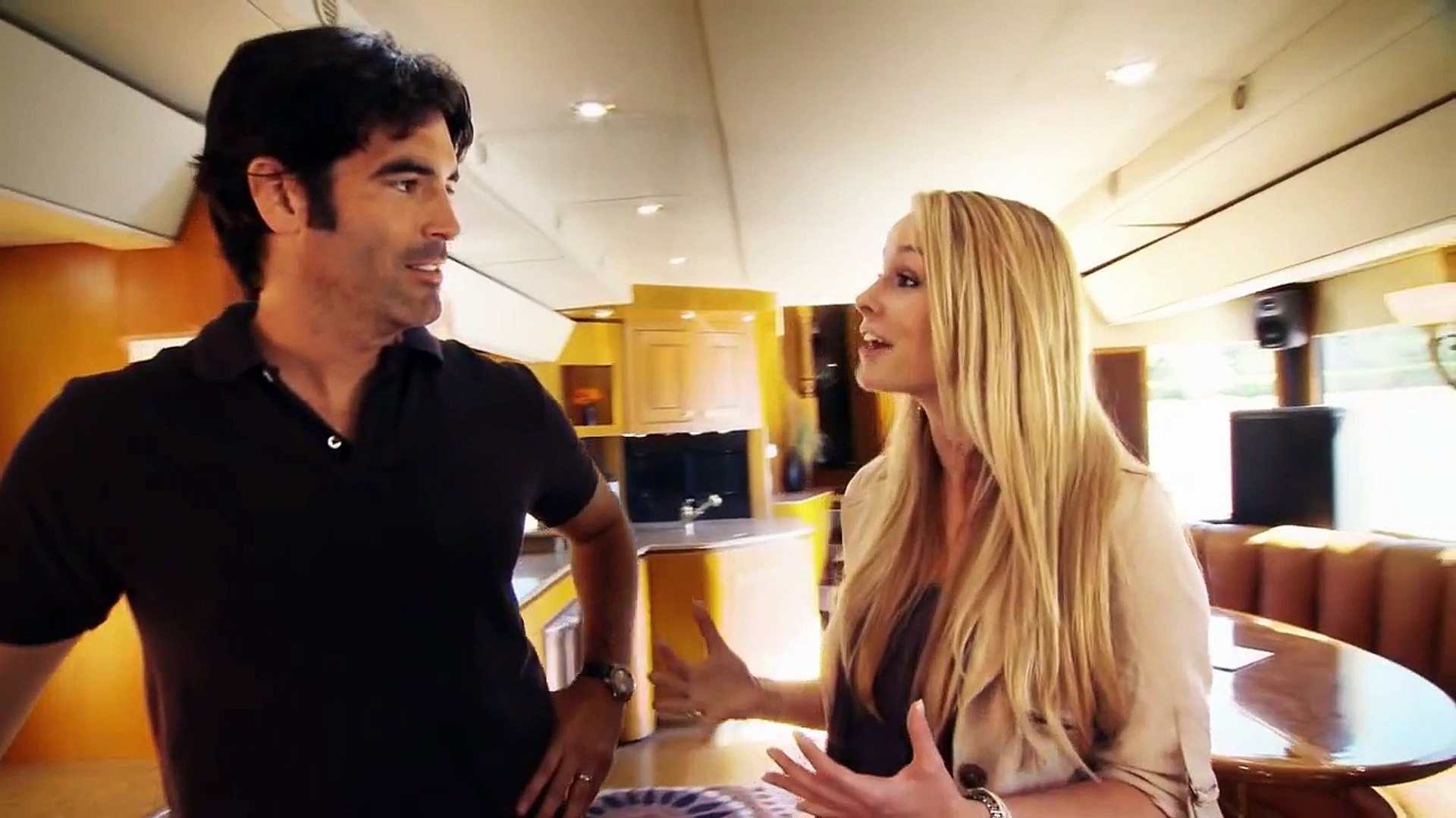 ⁣Celebrity Motor Homes (Will Smith 2 Story Trailer)