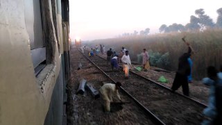 Pakistan Railways 16dn Karachi Express  145 up Sukkur Express