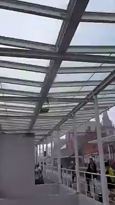 Jette: il pleut dans la gare