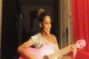 Lara Álvarez sorprende cantando 'Me matas'