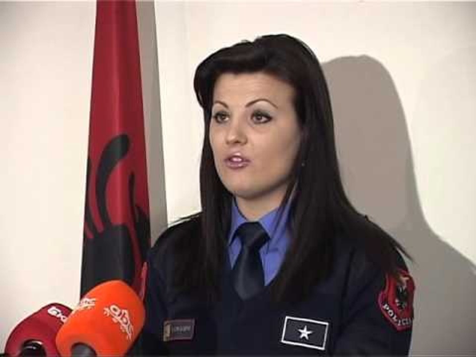 KAPEN 2 KG KOKAINE POLICIA E TIRANES VE NE PRANGA DY SHPERNDARESIT LAJM