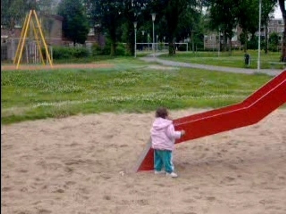 Aicha sliding 2