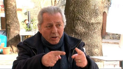 “TE GJITHE JANE TE ÇMENDUR”,MONODRAMA QE IRONIZON SISTEMET POLITIKE LAJM mpg