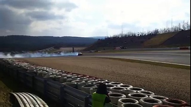 Um BMW 1M com motor M5 V10