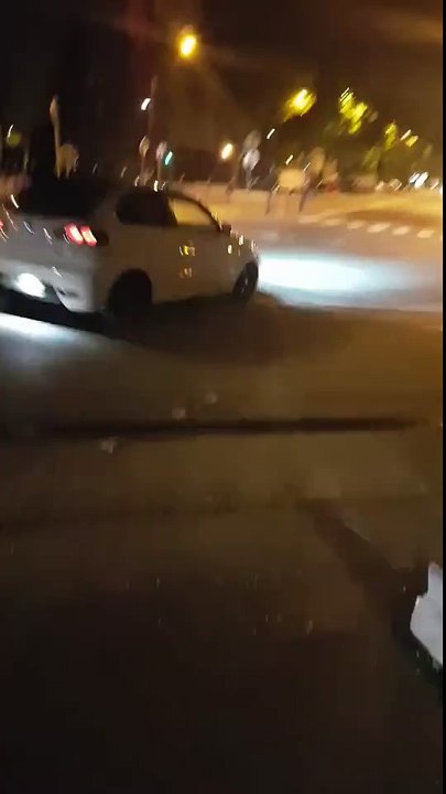 Um Seat Ibiza com uma carga do