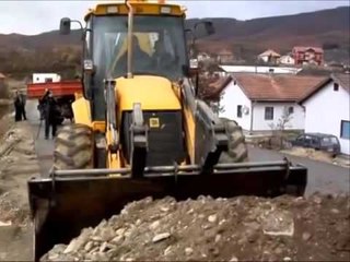 BLLOKOHET EULEX SERISH PENGOHEN MAKINAT NGA BARRIKADA NE ZUPÇ LAJM