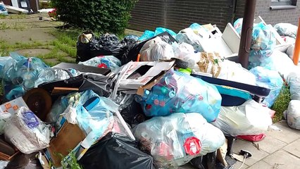 Jumet: montagne de déchets à la cité des Hamendes