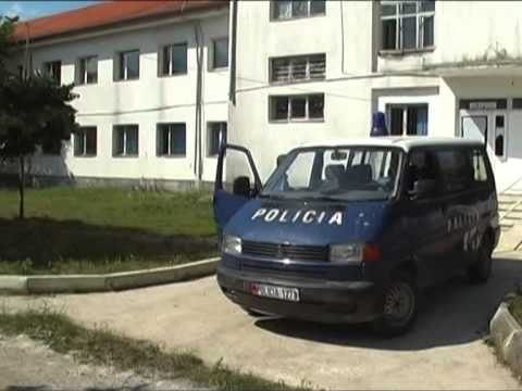 AKSIDENT NE QAFE MALI MAKINA BIE NE HUMNERE VDES NJE PASAGJER LAJM