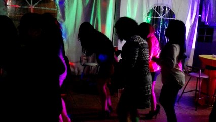 Las feminas! ( y un colado)..ajuuua!