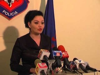 TRAFIK ARMESH KAPET KOSOVARI ME 9 PISTOLETA DHE 2 MIJE FISHEKE LAJM