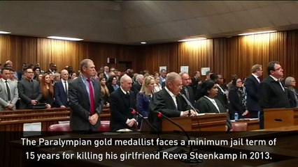 Pistorius shuffles through court without his prosthetic legs