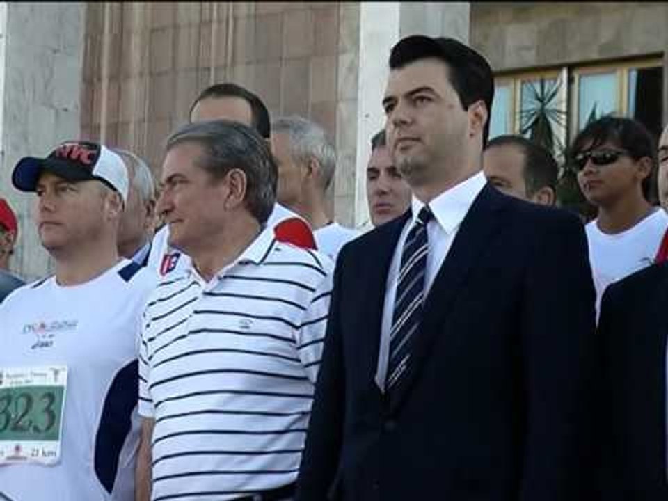 MARATONA NDERKOMBETARE 3 MIJE KONKURENTE NGA E GJITHE BOTA VERSHOJNE NE TIRANE LAJM