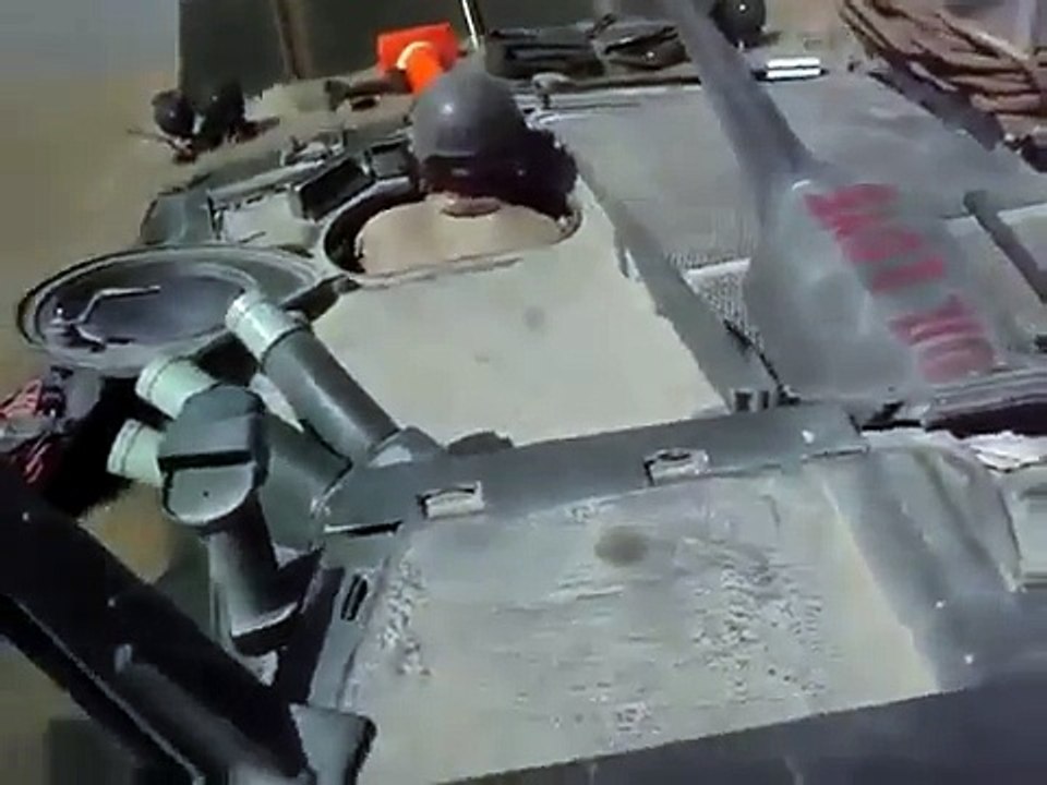 Quand des soldats jettent un tank dans l'eau