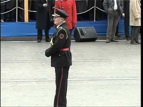 SKANDALI TJETER I IMAMIT MINISTRI I MBROJTJES DHE TENDERI I UNIFORMAVE TE USHTRISE LAJM