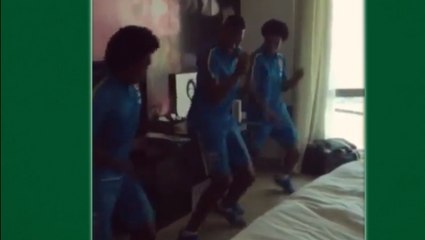 Novo 'Armeration'? Yerry Mina comanda dancinha na concentração da Colômbia