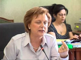 SHKARKIMI I PEDAGOGEVE DEBAT NE KOMISION PER VENDIMIN E REKTORIT KULE LAJM