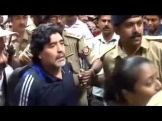 PRITJE MADHESHTORE MARADONA PRITET SI MBRET NGA MIJERA VETE NE INDI LAJM