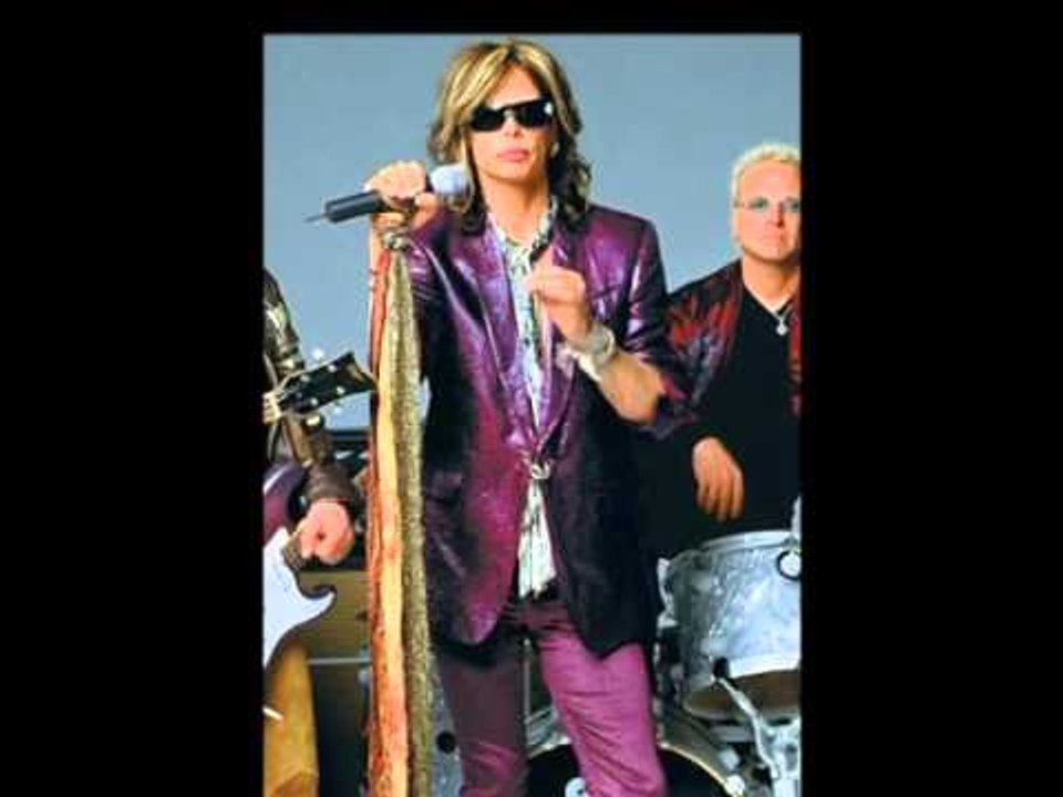 BELEN POZON PER PLAYBOY JENNIFER LOPEZ DHE STEVE TYLER LARGOHEN NGA “AMERICAN IDOL” LAJM