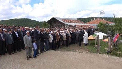 Kestilen Ağacın Altında Kalarak Hayatını Kaybeden Muhtar Toprağa Verildi