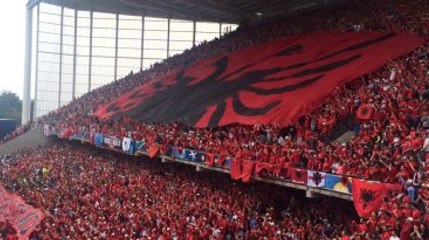 Arnavutluk Taraftarının Açtığı Bayrak Rekor Kırdı