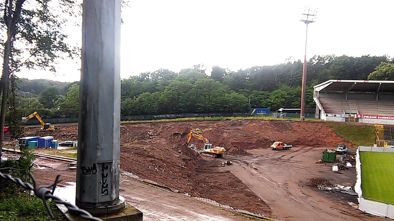 Letzter Rest vom Marathontor gefallen.