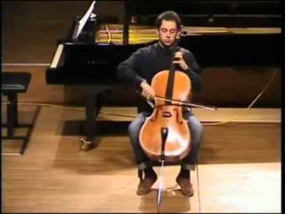 MUZIKANTI SHQIPTAR PERFORMANCA E SHKELQYER I JEP ÇMIMIN E PARE NE SELANIK LAJM