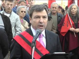 FESTIME NE DURRES PERKUJTOHET MBERRITJA E I QEMALIT DHE NGRITJA E FLAMURIT LAJM