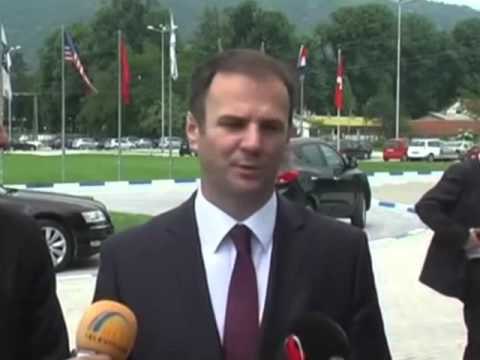 KUCI NE MAQEDONI ZV KRYEMINISTRI I KOSOVES BEN THIRRJE PER STABILITET LAJM