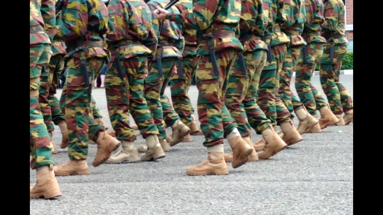 Parade militaire au 12e-13e de Ligne à Spa