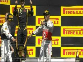 OPTIMIZEM TEK McLAREN HAMILTON E BUTTON TE BINDUR PER TRIUMF NE SILVERSTONE LAJM