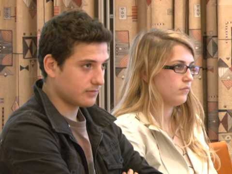 STUDIMI I JASHTE VENDIT ORGANIZOHET PANAIRI I PARE PER ARSIMIMIN JASHTE VENDIT LAJM