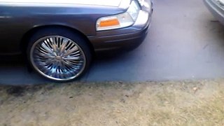 05 LINCOLN CROWN VIC ON 24