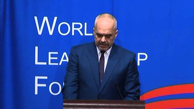 KRYEMINISTRI RAMA PER ARTIN DHE POLITIKEN, “BALLKANI NE PAQE KERKON ME SHUME DIALOG” LAJM