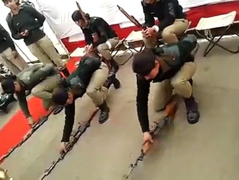 کون کون جانا چاہتا ہے ؟