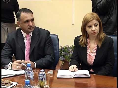 DHURATE PRESHEVES BOTUESIT SHQIPTARE JAPIN LIBRA PER SHQIPTARET NE SERBI LAJM